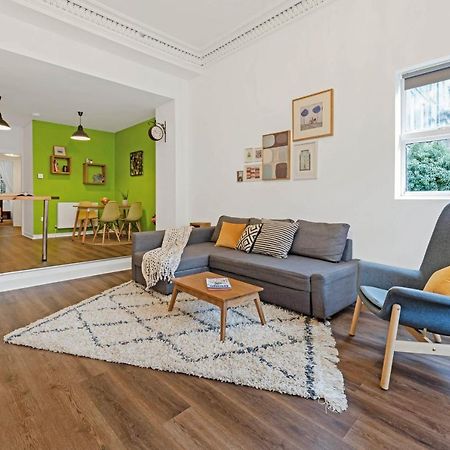 Cheerful Stays: Spacious Flat In Vibrant Leith Единбург Екстериор снимка