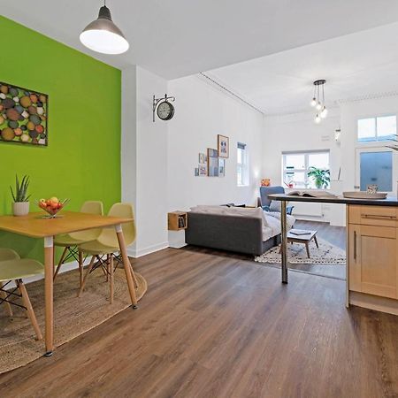 Cheerful Stays: Spacious Flat In Vibrant Leith Единбург Екстериор снимка