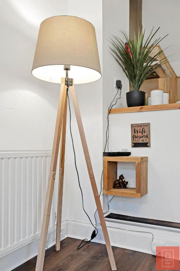Cheerful Stays: Spacious Flat In Vibrant Leith Единбург Екстериор снимка