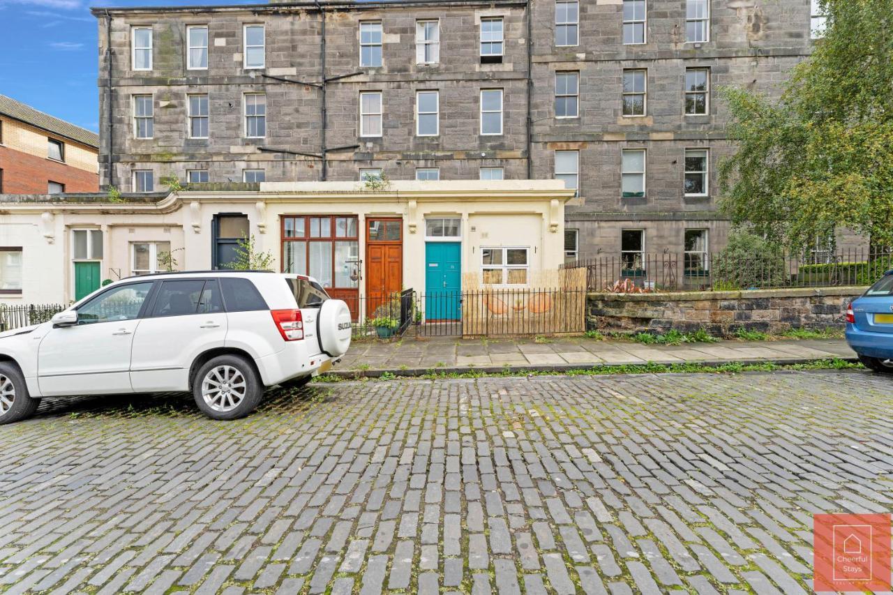 Cheerful Stays: Spacious Flat In Vibrant Leith Единбург Екстериор снимка