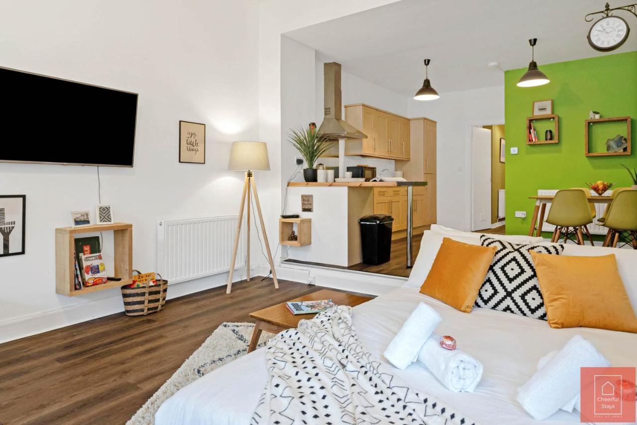 Cheerful Stays: Spacious Flat In Vibrant Leith Единбург Екстериор снимка