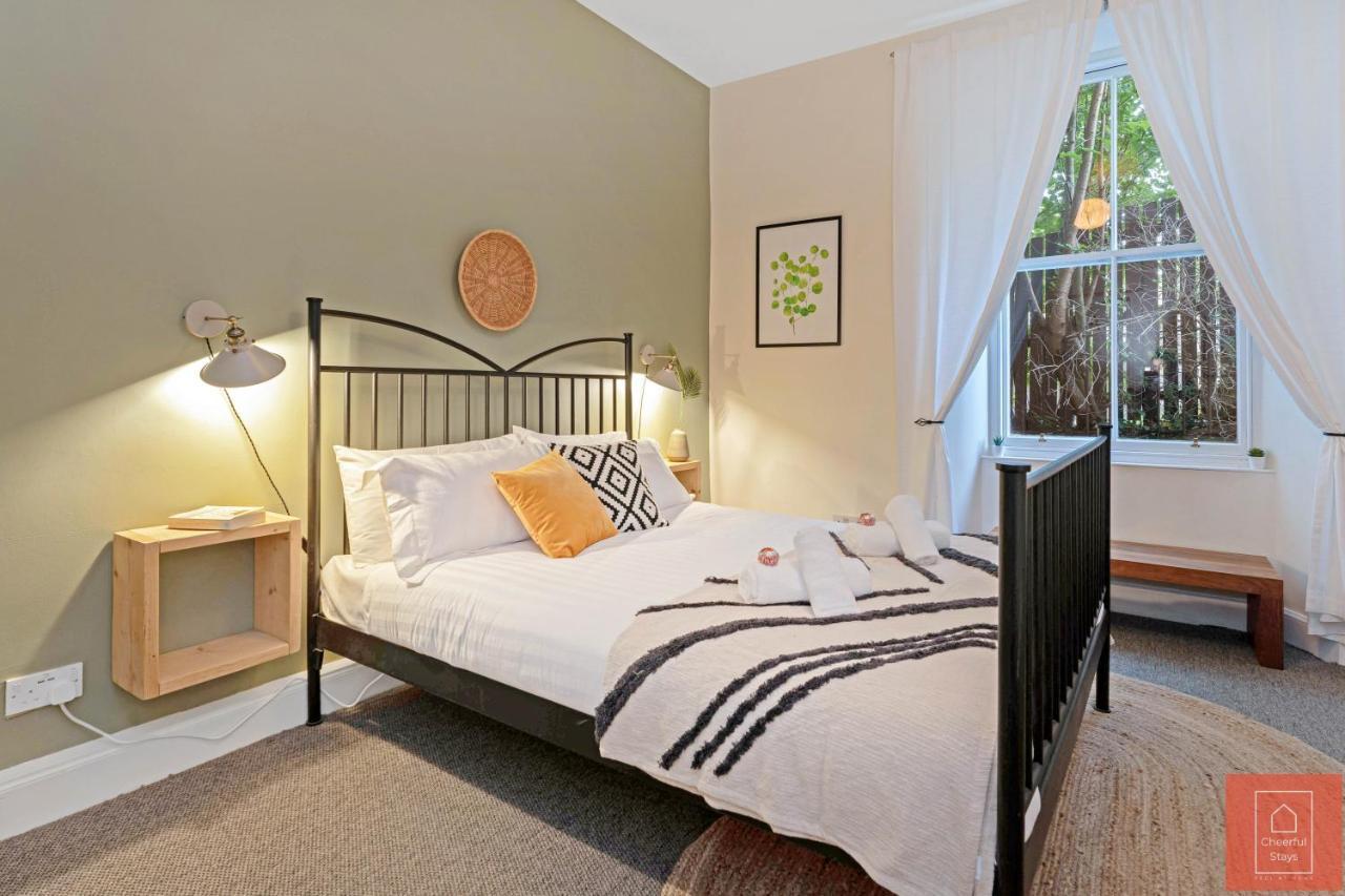 Cheerful Stays: Spacious Flat In Vibrant Leith Единбург Екстериор снимка