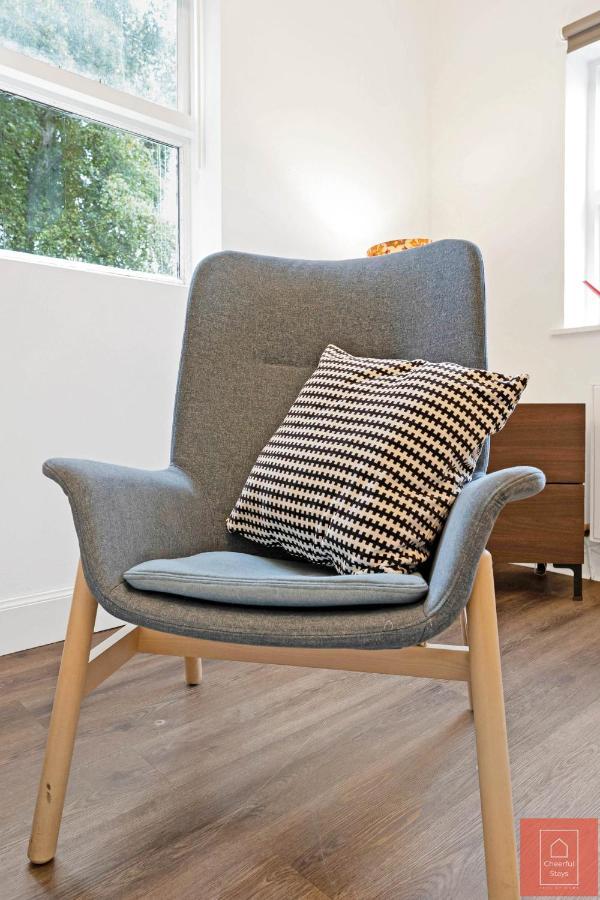 Cheerful Stays: Spacious Flat In Vibrant Leith Единбург Екстериор снимка