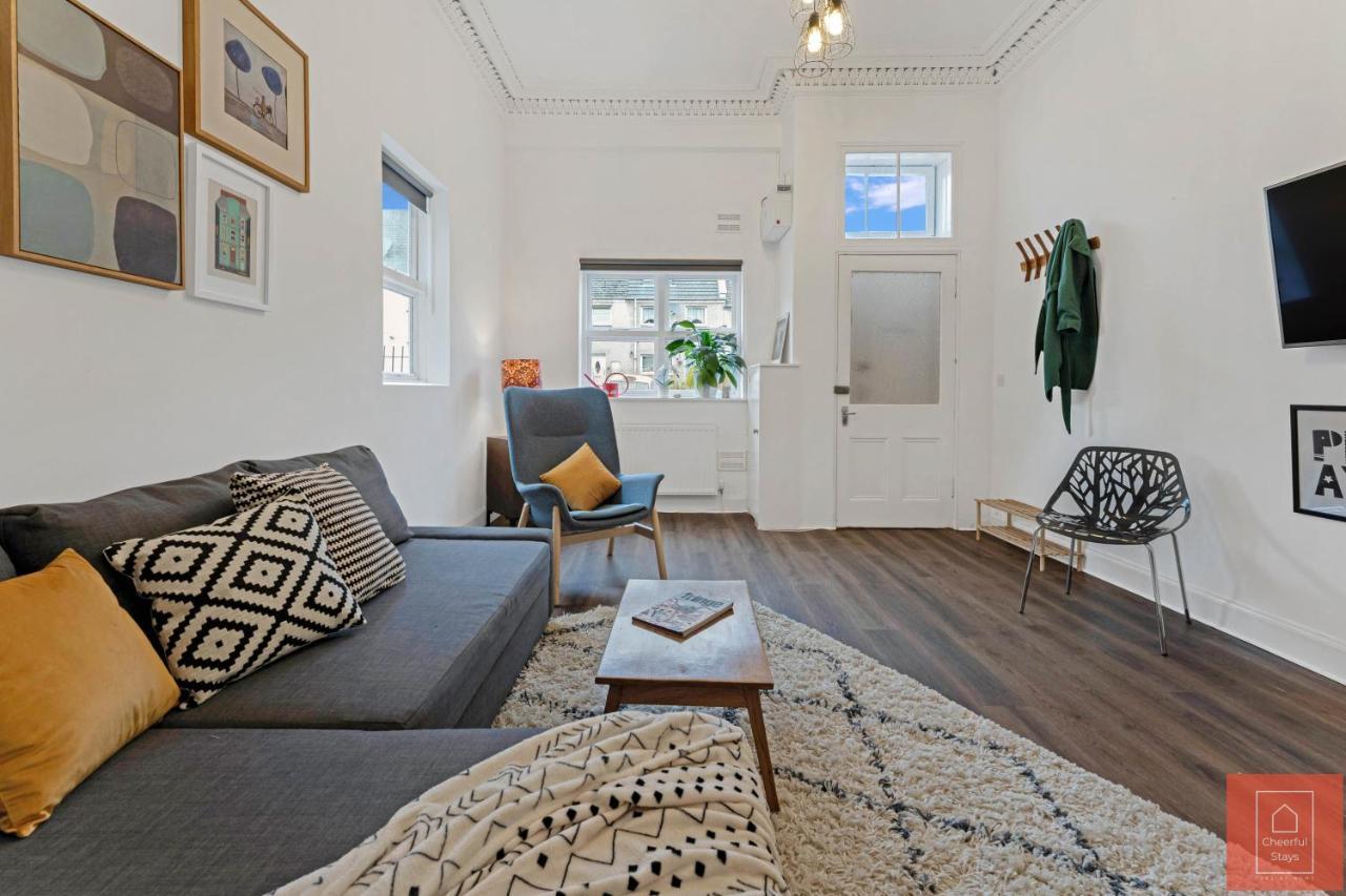 Cheerful Stays: Spacious Flat In Vibrant Leith Единбург Екстериор снимка