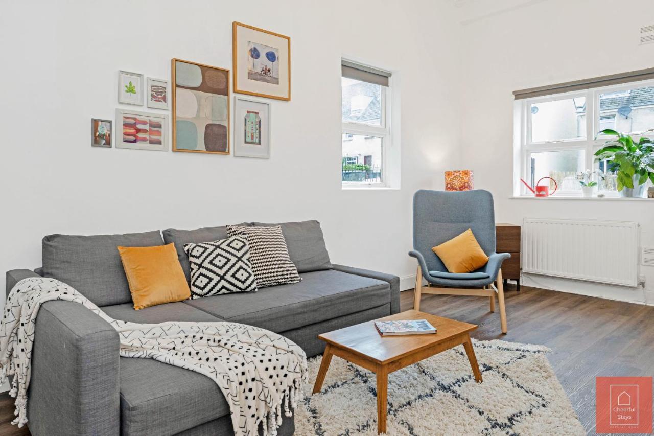 Cheerful Stays: Spacious Flat In Vibrant Leith Единбург Екстериор снимка